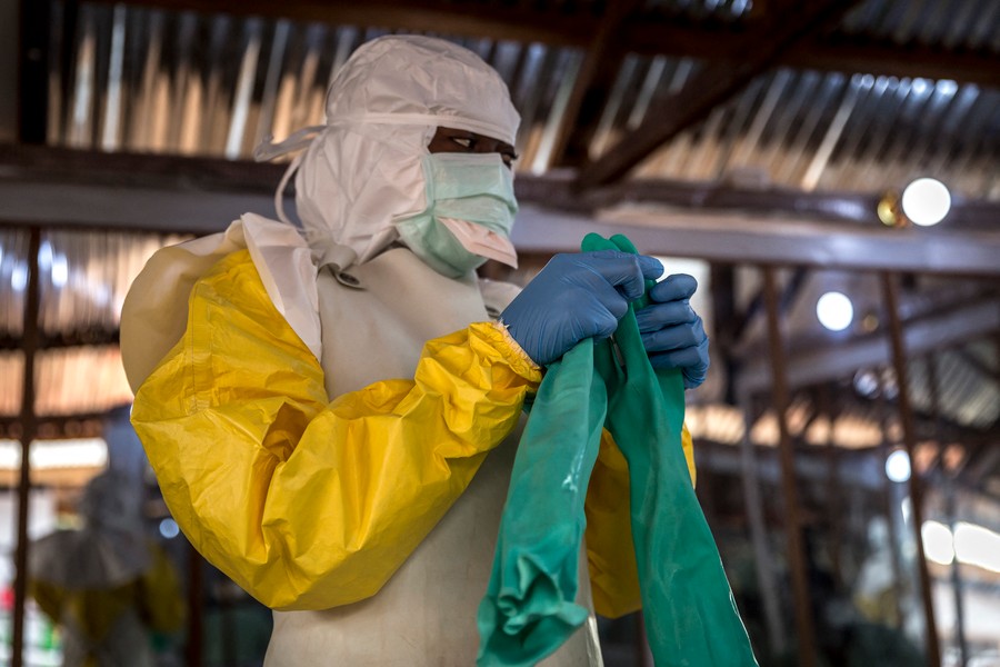 © Club de la Presse de Bretagne - Gael cloarec-ebola-2.jpg - protected by IMATAG
